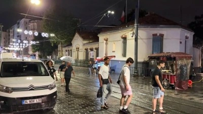 İstanbul&rsquo;da sağanak etkili oluyor: 35 ilde turuncu ve sarı alarm!