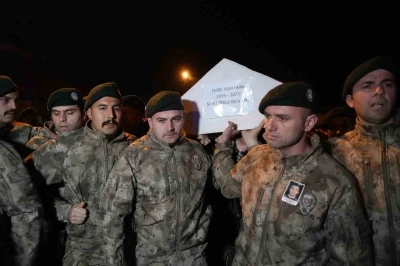 İstanbul’da şehit düşen polis memurunun naaşı Samsun’a getirildi
