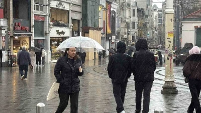 İstanbul&rsquo;da soğuk hava ve yağmur etkili oluyor

