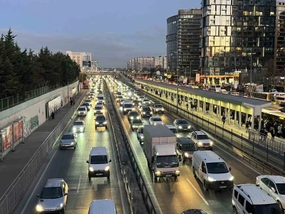 İstanbul’da trafik yoğunluğu yüzde 81’e ulaştı
