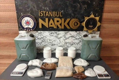 İstanbul&rsquo;da uyuşturucu operasyonu: 49 kilo uyuşturucu ele ge&ccedil;irildi
