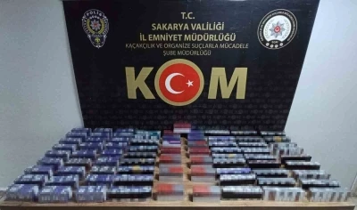 İstanbul&rsquo;dan getirdikleri 16 bin elektronik sigarayla Sakarya&rsquo;da yakalandılar
