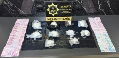 İstanbul&rsquo;dan yola &ccedil;ıktı, gişelerde yakayı ele verdi: 1 kilo metamfetamin ele ge&ccedil;irildi
