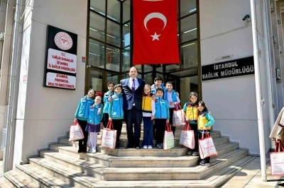 İstanbul İl Sağlık M&uuml;d&uuml;r&uuml; Do&ccedil;. Dr. Abdullah Emre G&uuml;ner &ccedil;ocukları makamında ağırladı
