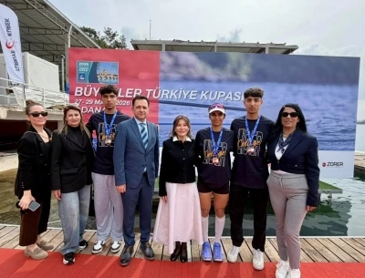 İstanbul Lider Koleji, B&uuml;y&uuml;kler T&uuml;rkiye Kupası K&uuml;rek Yarışları&rsquo;ndan 3 madalya ile d&ouml;nd&uuml;
