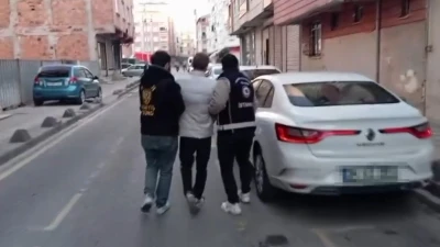 İstanbul merkezli 6 ilde g&ouml;&ccedil;men ka&ccedil;ak&ccedil;ılığı operasyonu: 51 g&ouml;zaltı
