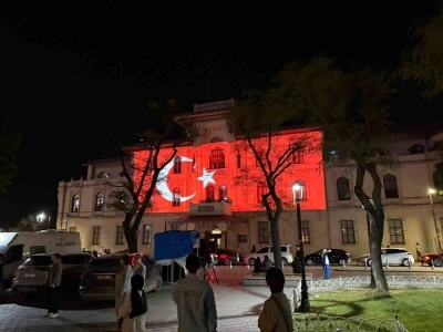 İstanbul&rsquo;un fethinin 573. yıl d&ouml;n&uuml;m&uuml;nde 3 ayrı noktada video mapping g&ouml;sterisi
