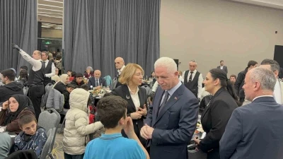 İstanbul Valisi G&uuml;l: "Okula giden &ccedil;ocuklara 2 bin TL kantin kartı verilecek"
