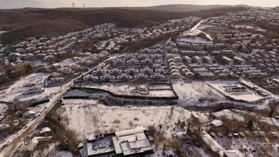İstanbul yeni yıla karla uyandı: Y&uuml;ksek kesimler beyaza b&uuml;r&uuml;nd&uuml;
