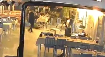 İstediği verilmeyince restorana t&uuml;fekle saldırdı: 1 &ouml;l&uuml;, 3 yaralı
