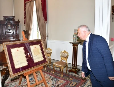 İstiklal Madalyası ve Beratı Atatürk Köşkü’nde halkın ziyaretine açıldı
