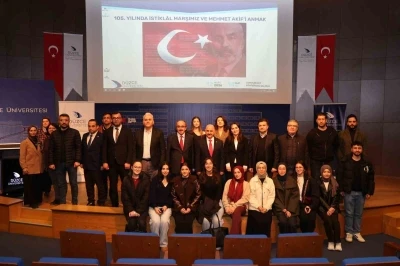 İstiklal Marşı&rsquo;nın kabul&uuml;n&uuml;n 105. yılında Mehmet Akif paneli d&uuml;zenlendi
