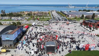 İstiklal Meydanı&rsquo;na g&ouml;rkemli a&ccedil;ılış
