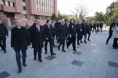 İstiklal Meydanı ve Kurtuluş Yolu d&uuml;zenlemesinde sona doğru

