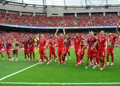 İsvi&ccedil;re grubu lider tamamladı
