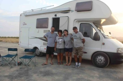 İtalyan aile Meke Gölü’ne hayran kaldı
