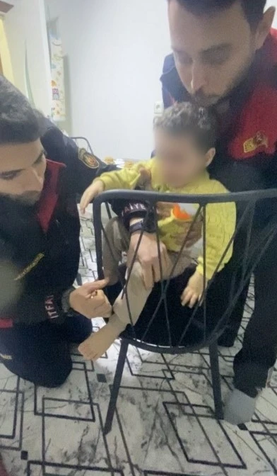 İtfaiyeci babanın oğlunu mesai arkadaşları kurtardı
