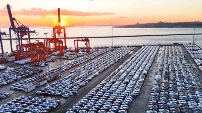 İthal otomobiller Haydarpaşa Limanı&rsquo;nı doldurdu
