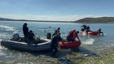İvriz Baraj G&ouml;l&uuml;&rsquo;nde ger&ccedil;eğini aratmayan tatbikat
