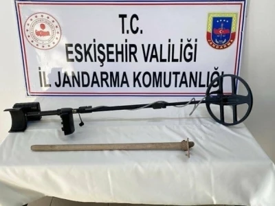 İzinsiz kazı yapan ş&uuml;pheli jandarma tarafından yakalandı
