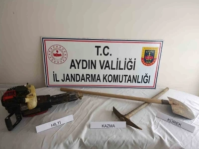 İzinsiz kazı yaptı, su&ccedil;&uuml;st&uuml; yakalandı

