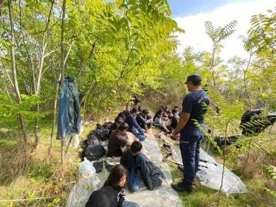 İzmir açıklarında 66 düzensiz göçmen yakalandı, 29 göçmen kurtarıldı
