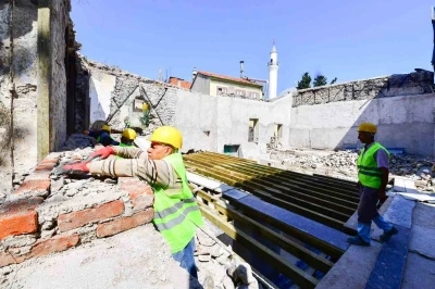 İzmir B&uuml;y&uuml;kşehir Belediyesi&rsquo;nden kamuya b&uuml;y&uuml;k destek
