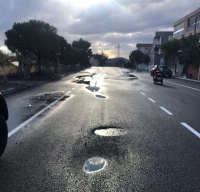 İzmir Büyükşehir’in Helvacı asfaltı 11 günde çöktü
