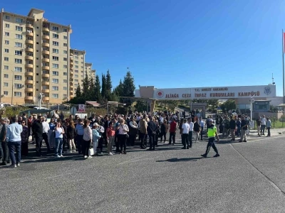 İzmir Büyükşehir yolsuzluk davası: Sanıklar suçlamaları kabul etmedi
