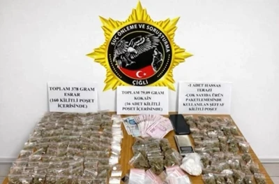 İzmir&rsquo;de 16 yaşındaki &ccedil;ocuk torbacı, su&ccedil;&uuml;st&uuml; yakalandı
