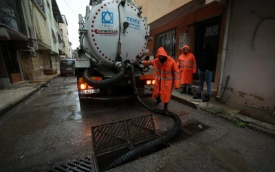 İzmir&rsquo;de 187 su baskını ihbarına m&uuml;dahale edildi
