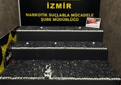 İzmir&rsquo;de 29 kilo uyuşturucu hammaddesi ele ge&ccedil;irildi
