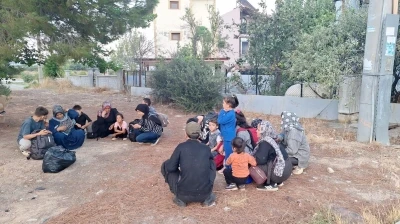 İzmir’de 46 düzensiz göçmen yakalandı, 16 göçmen kurtarıldı
