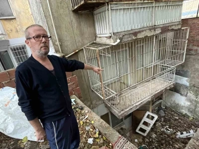 İzmir’de apartmanda ‘çöp ev’ isyanı
