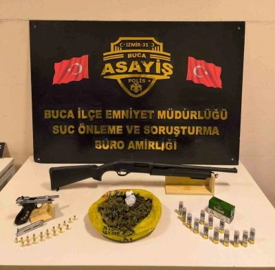İzmir&rsquo;de aranan şahıs silah ve uyuşturucuyla yakalandı
