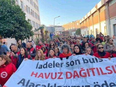 İzmir’de belediye işçileri yarım gün iş bırakma eyleminde
