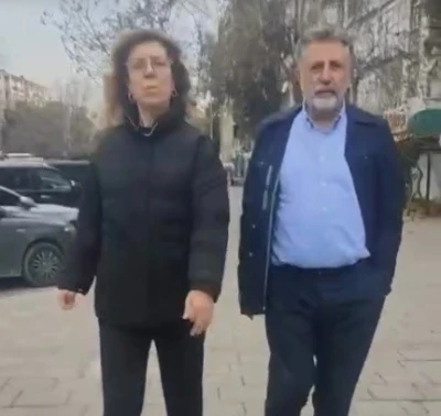 İzmir&rsquo;de eski belediye başkanının zor anları: Eski &ccedil;alışandan sokak ortasında tepki
