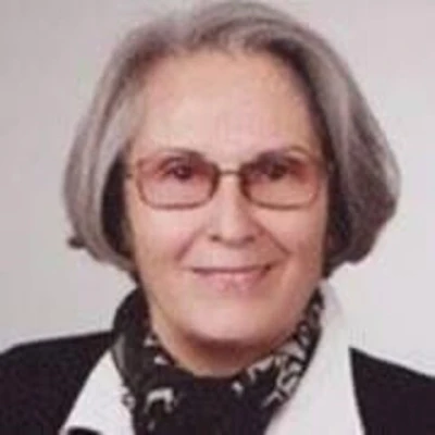 İzmir&rsquo;de evlerinde &ouml;l&uuml; bulunan anne ve kızı son yolculuğuna uğurlandı
