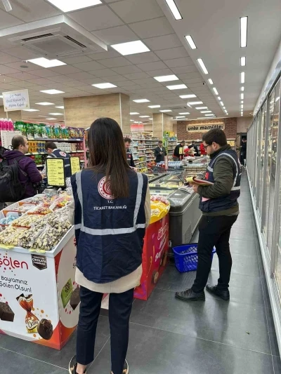 İzmir&rsquo;de fahiş fiyat uygulayanlara 9 milyon 500 bin lira ceza
