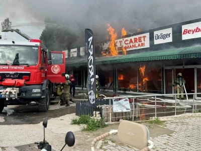 İzmir&rsquo;de iş g&uuml;venliği ekipmanları satan iş yerinde yangın
