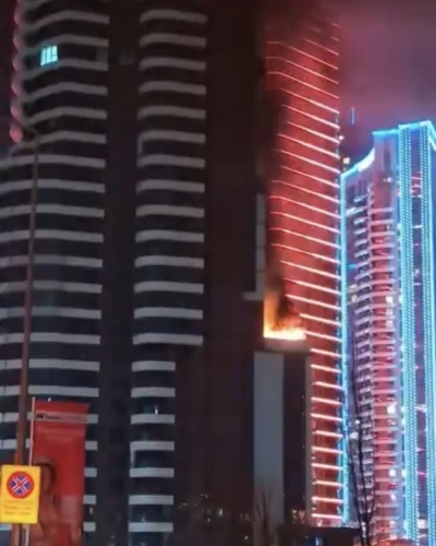 İzmir&rsquo;de l&uuml;ks yapıda yangın paniği
