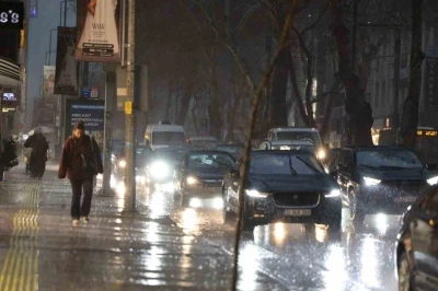 İzmir&rsquo;de metrekareye 47.5 kilogram yağış d&uuml;şt&uuml;
