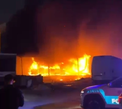 İzmir’de mobilya fabrikasında korkutan yangın
