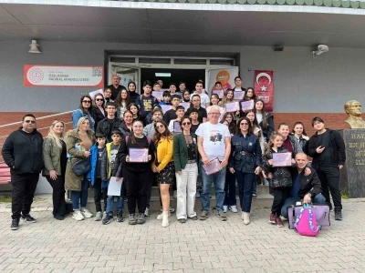 İzmir&rsquo;de &ouml;ğrenciler Uluslararası Uzay İstasyonu ile telsiz bağlantısı kurdu
