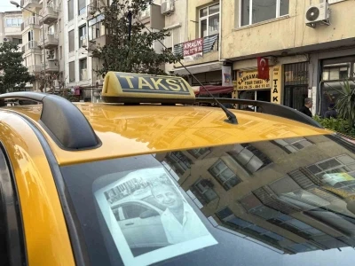 İzmir&rsquo;de &ouml;ld&uuml;r&uuml;len taksici i&ccedil;in meslektaşlarından ara&ccedil;lı konvoy
