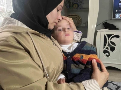 İzmir&rsquo;de parkta 2 yaşındaki &ccedil;ocuğa bı&ccedil;akla saldıran ş&uuml;pheli tutuklandı
