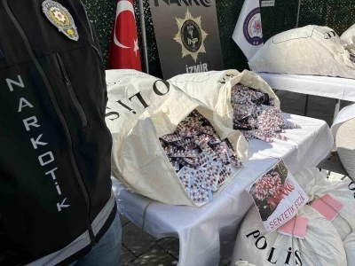 İzmir’de rekor miktarda sentetik ecza yakalandı

