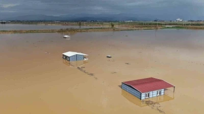 İzmir&rsquo;de sağanak ovayı g&ouml;le &ccedil;evirdi
