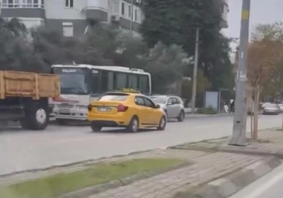 İzmir&rsquo;de ters y&ouml;nde giden taksi s&uuml;r&uuml;c&uuml;s&uuml;ne ceza
