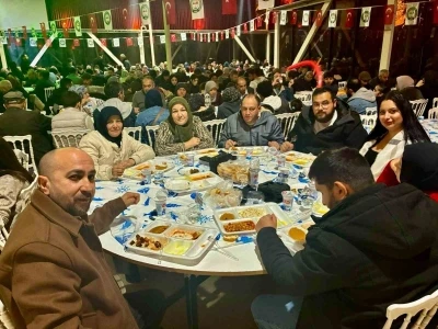 İzmir&rsquo;de yaşayan Karamancalılar iftar sofrasında buluştu
